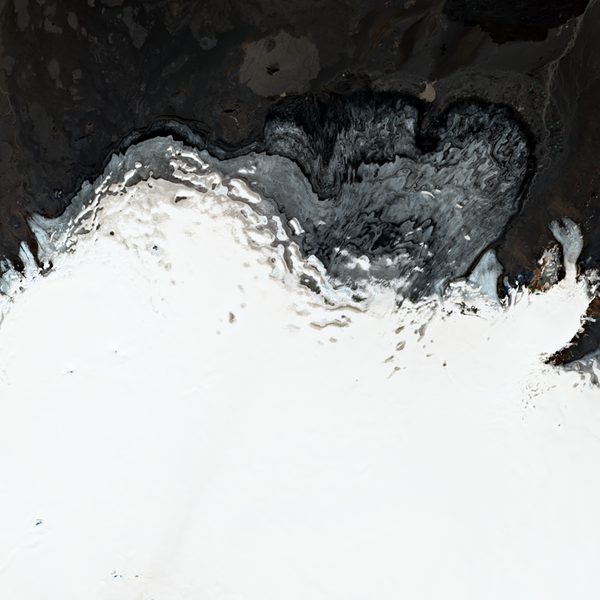 Satellite view of Dyngjujoekull